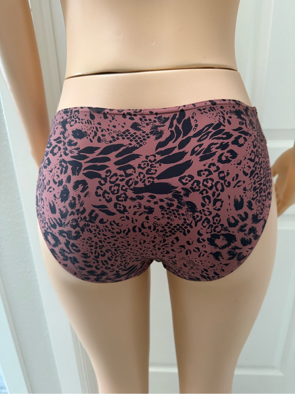 Venus Printed Moderate Bottom-Abstract Leopard Size 8 - Picture 2 of 8